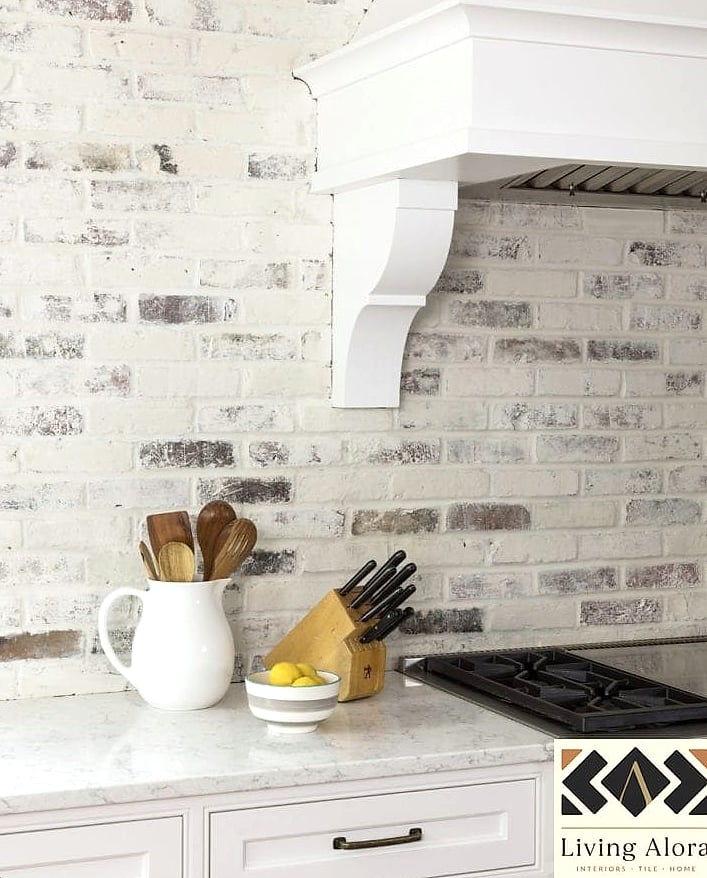 25 Backsplash for White Quartz Countertops Ideas From Homes We Absolutely Love 10 Brick-Style Tile in Off-White