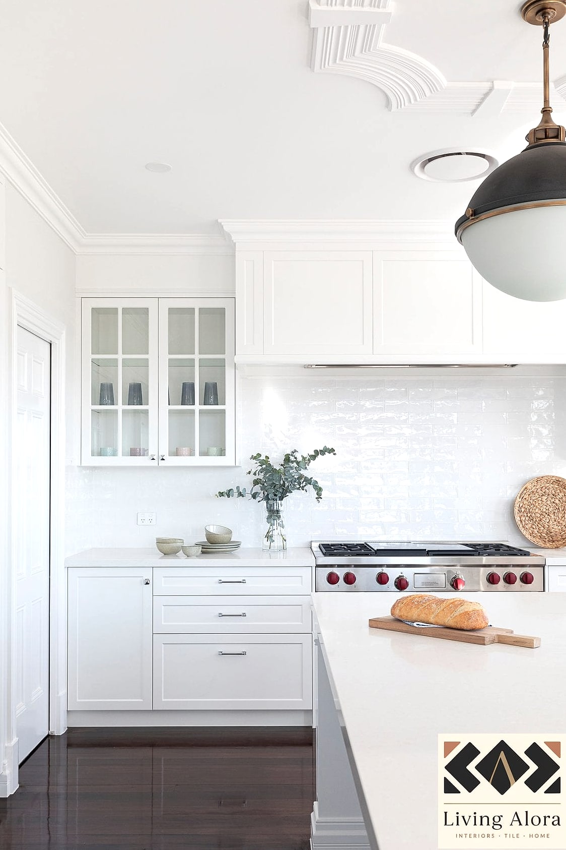 23 Backsplash Ideas for White Cabinets Ideas That Will Transform Your Space 2 Classic White Subway Tile