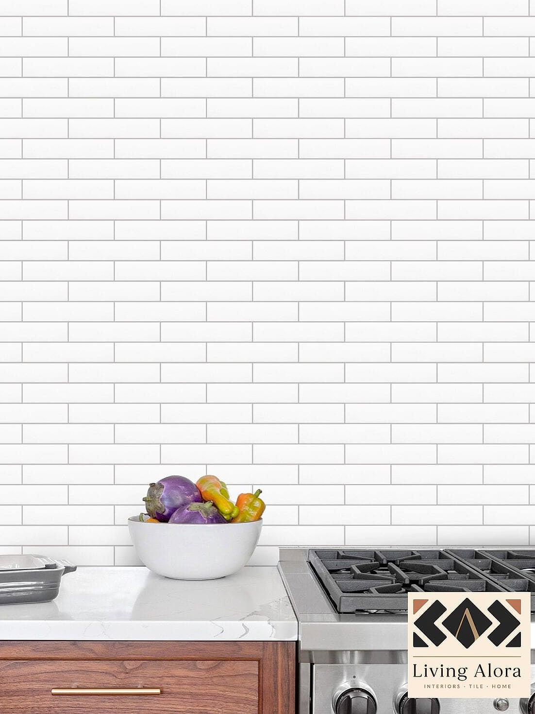 30 Modern White Backsplash Ideas You'll Want to Save Right Now 2 Classic White Subway Tile