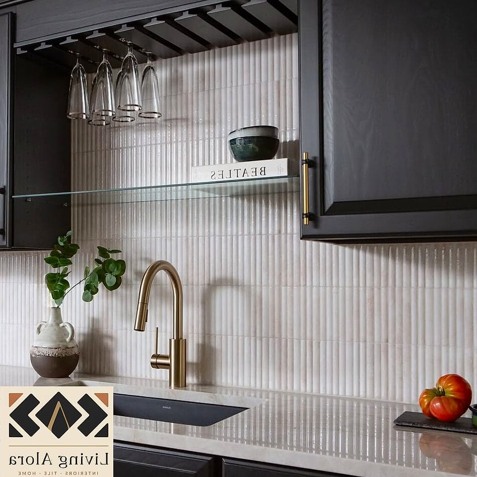 Fluted Panel Backsplash for a Modern Look