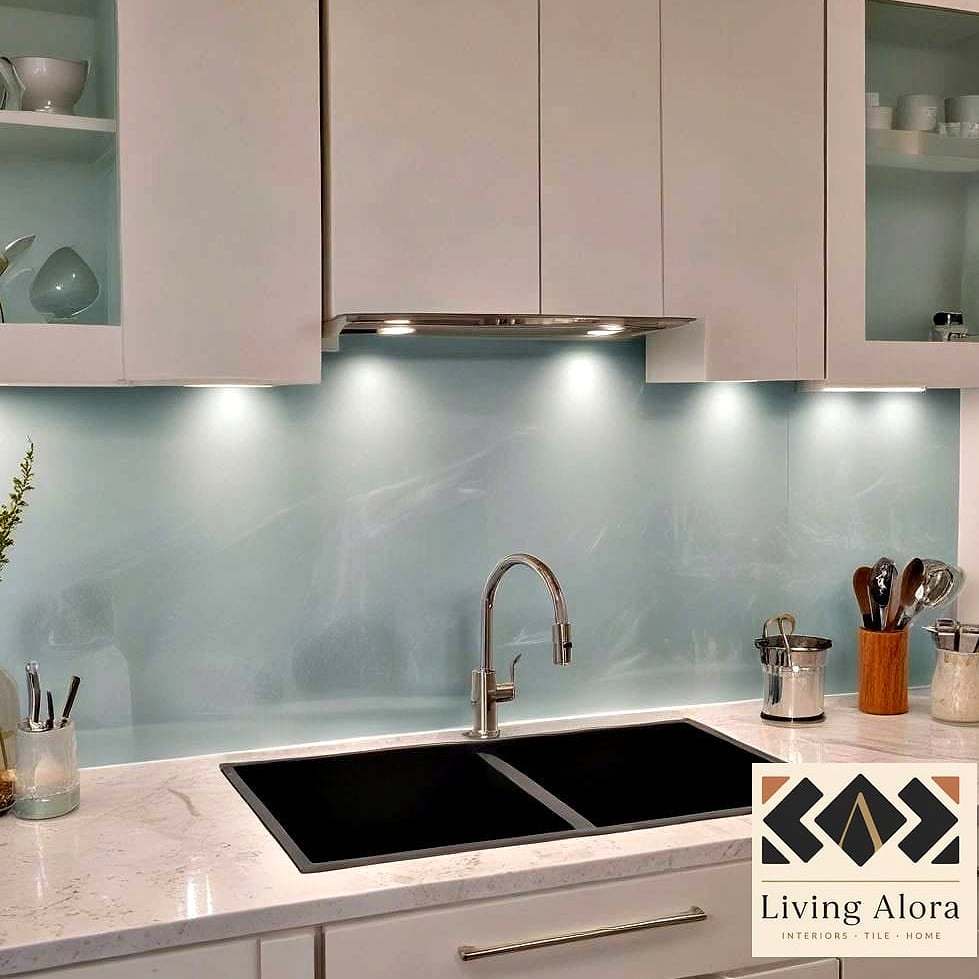 14 Modern Glass Backsplash Ideas That Maximize Style and Function 5 Frosted Glass Panels
