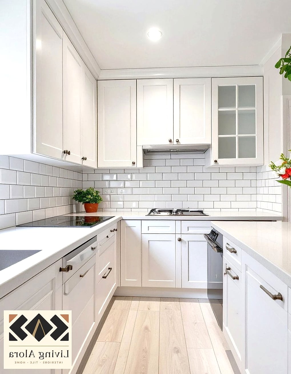 25 Glossy White Backsplash Ideas That Are Absolutely Worth It 9 Glossy Porcelain Tile Backsplash