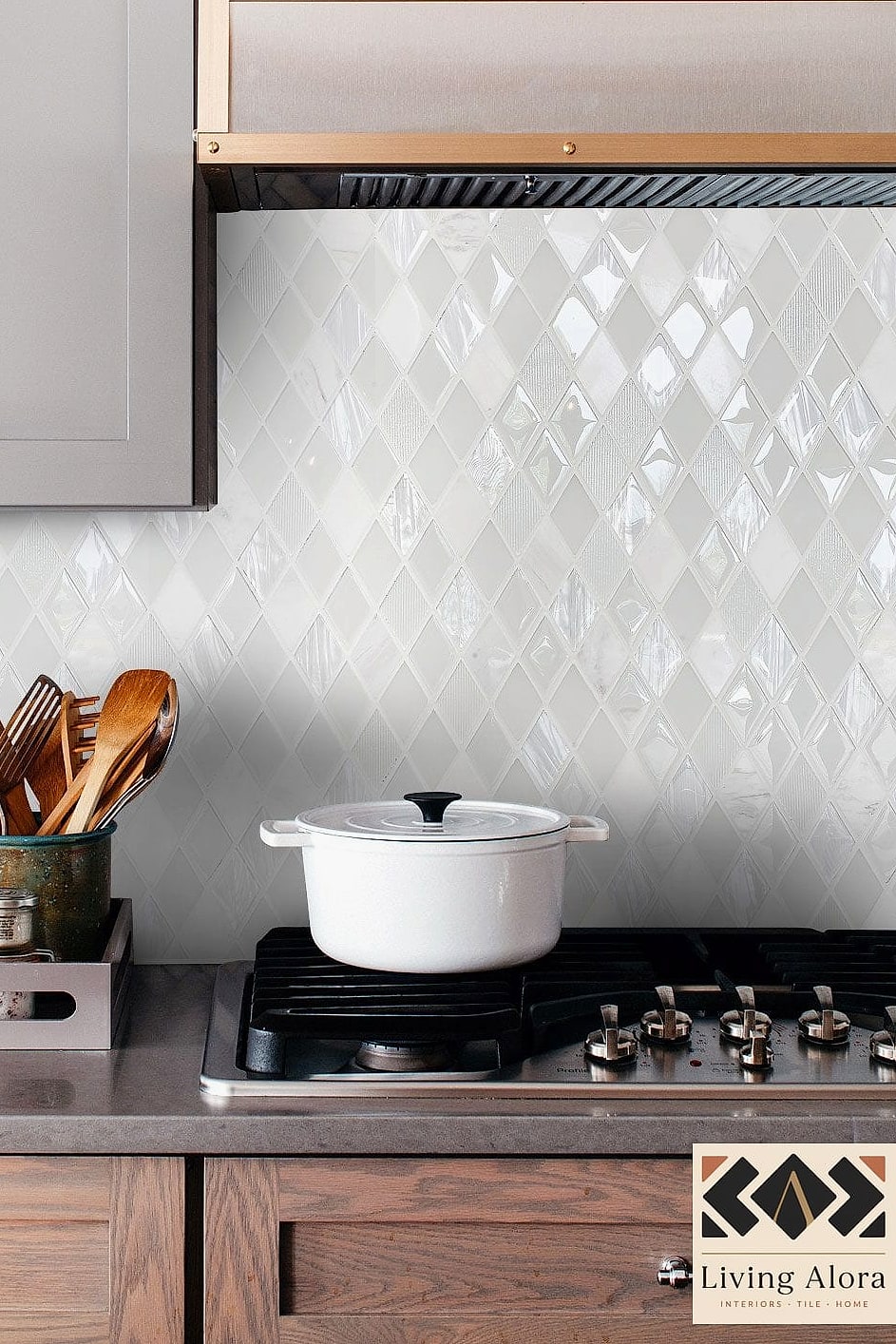 25 Glossy White Backsplash Ideas That Are Absolutely Worth It 7 Glossy White Mosaic Tile