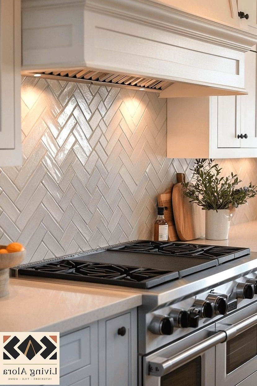 19 Modern Porcelain Backsplash Ideas That Prove This Trend Is Here to Stay 5 Herringbone Pattern Layout