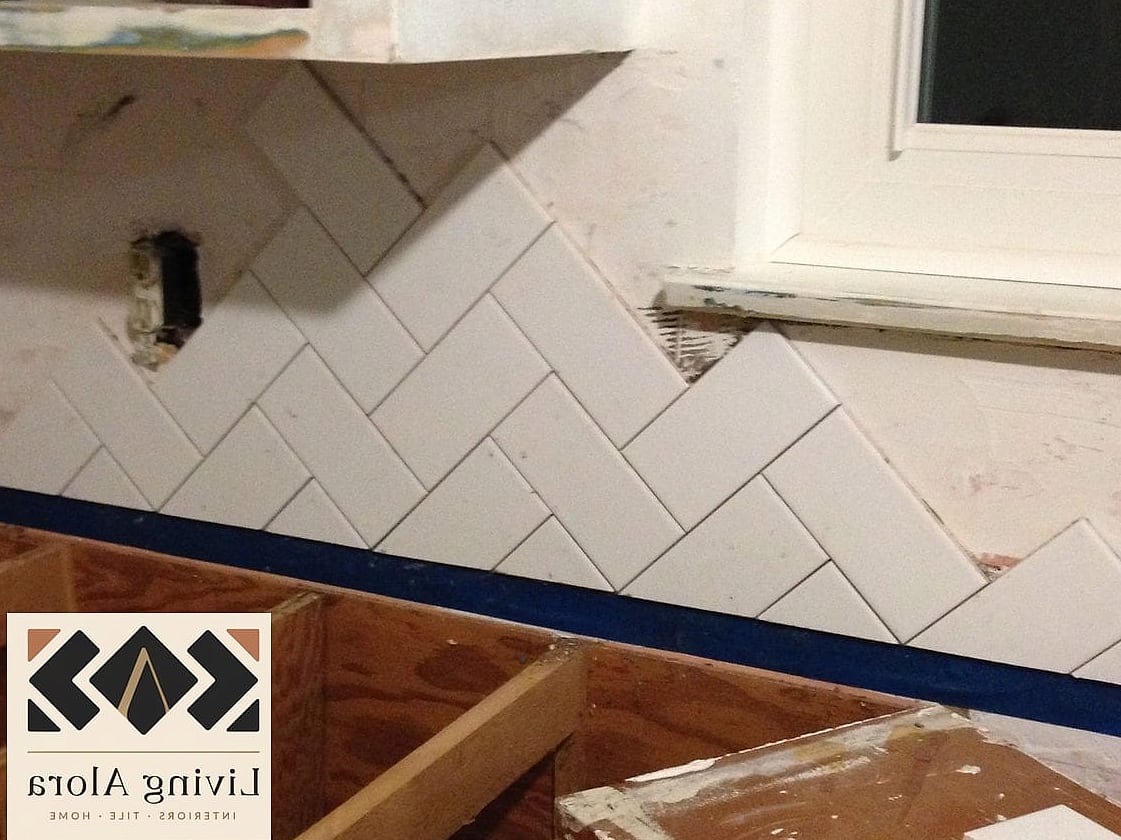 9 Subway Tiles Ideas We Can't Stop Pinning 4 Herringbone Subway Tile Layout