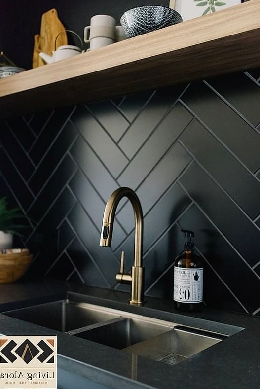27 Kitchen Backsplash Ideas That Look Expensive But Aren't 16 Matte Black Subway Tile