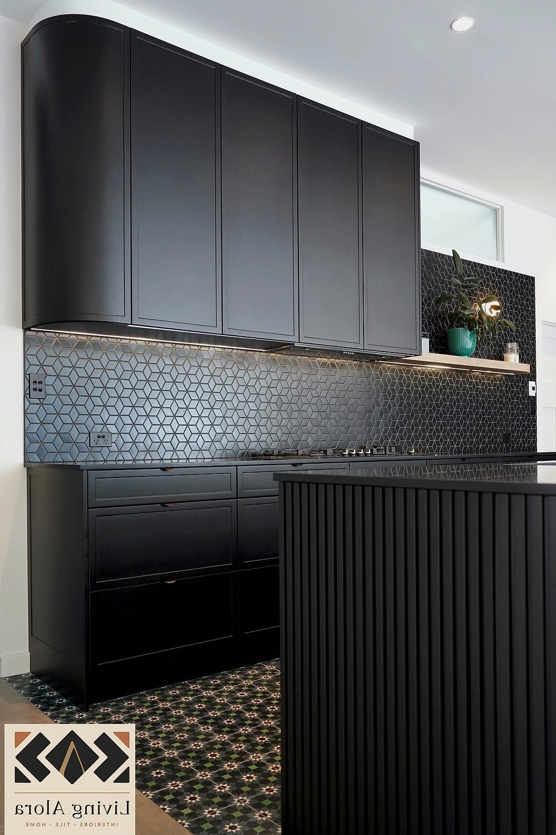 30 Backsplash for Modern Cabinets Ideas to Inspire Your Next Renovation 6 Matte Black Subway Tile