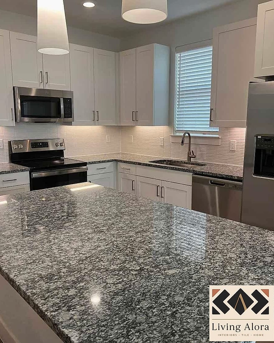 19 Backsplash for Busy Granite Stylish Tile Ideas to Inspire Your Next Renovation 2 Plain White Subway Tile
