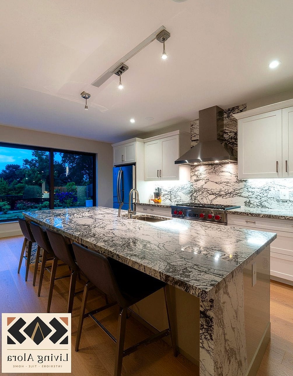 14 Quartz Backsplash Ideas That Will Transform Your Space 12 Quartz Backsplash With Under-Cabinet Lighting