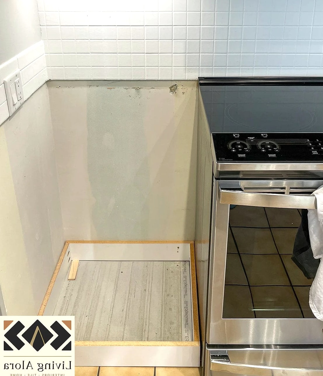 Remove Backsplash Around a Range Hood Carefully