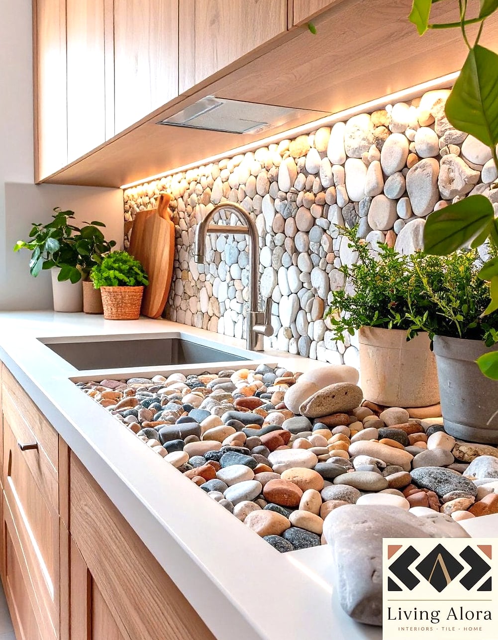 Small Pebble Stone Mosaic Accent