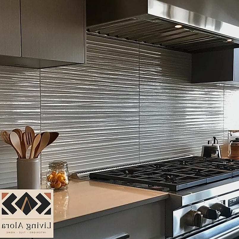 16 Contemporary Backsplash Ideas We Can't Stop Pinning 4 Stacked Horizontal Subway Tile