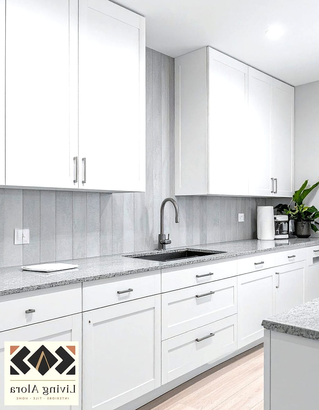 18 Granite Backsplash Ideas That Will Transform Your Space 8 Vertical Stacked Granite Tiles