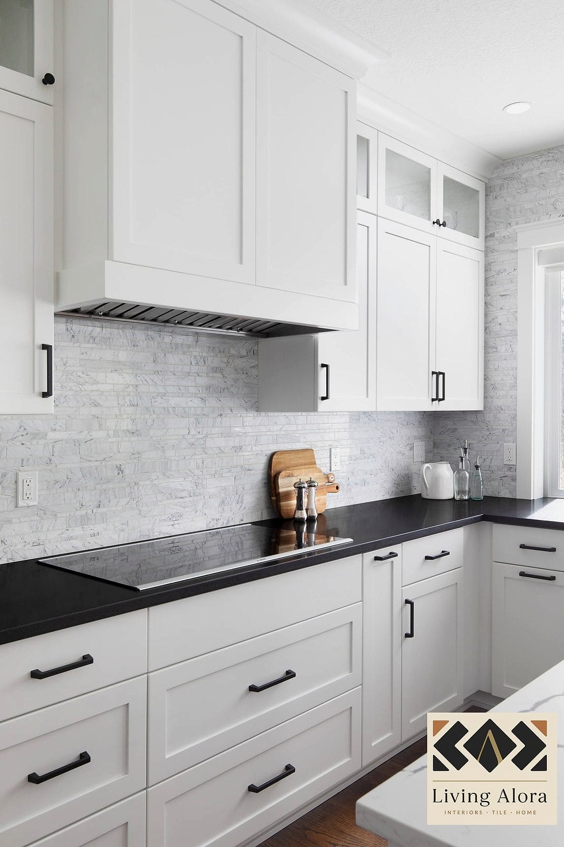 30 White Quartz Backsplash Ideas for Every Home Style and Budget 13 White Quartz with Black Fixtures