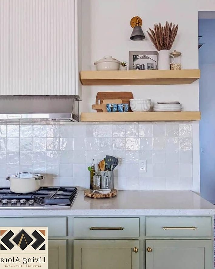 30 Modern White Backsplash Ideas You'll Want to Save Right Now 13 White Square Tile Grid
