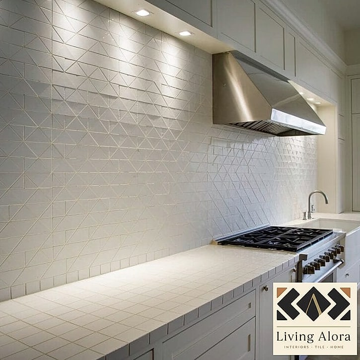 30 Modern White Backsplash Ideas You'll Want to Save Right Now 18 White Textured Tile Wall