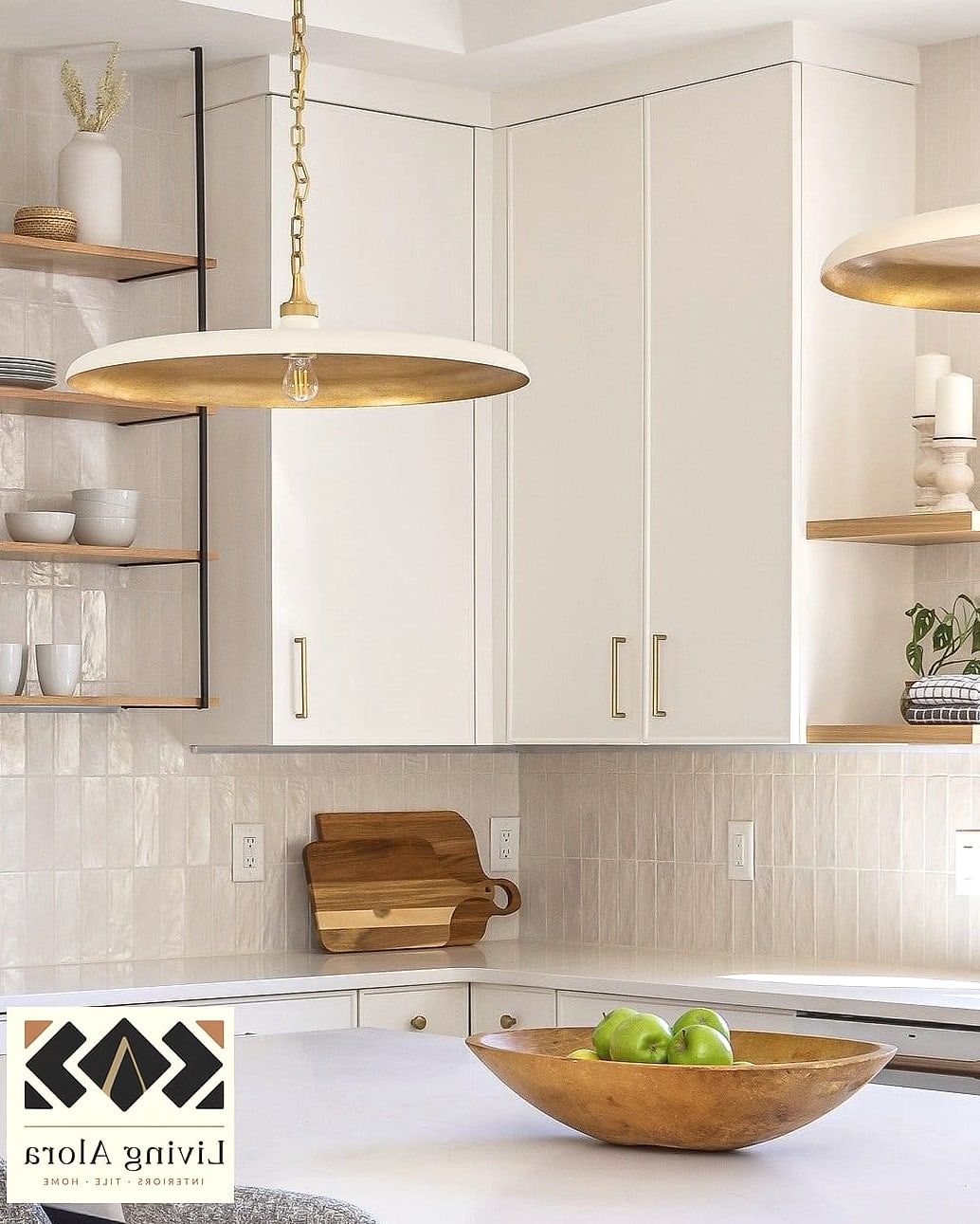 30 Modern White Backsplash Ideas You'll Want to Save Right Now 20 White Tile with Brass Trim